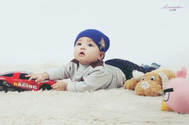 chụp ảnh cho bé 1 tuổi