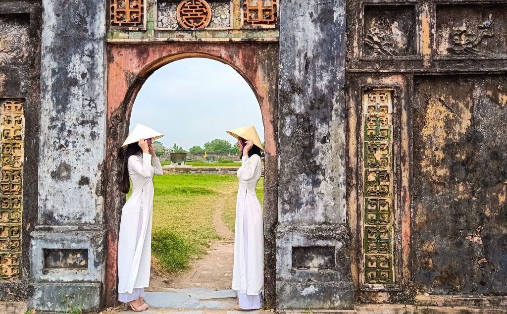 Uy Trần Studio - địa chỉ chụp ảnh áo dài ở Huế được yêu thích