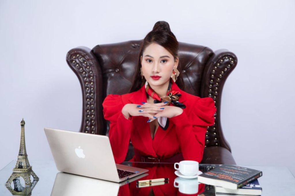 Mai Wedding - cái tên không thể bỏ qua khi có nhu cầu chụp ảnh doanh nhân tại Huế