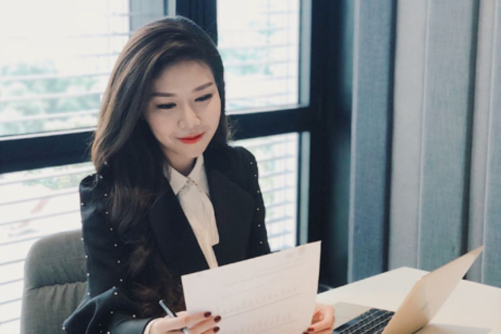 Like Studio - dịch vụ chụp ảnh doanh nhân chuyên nghiệp Huế