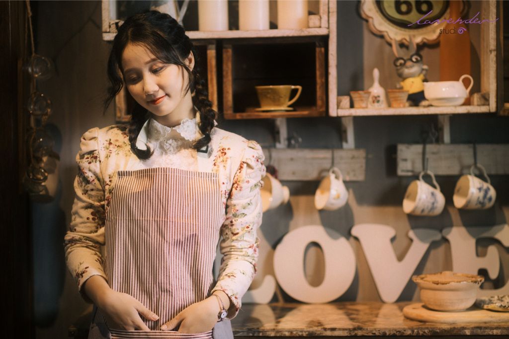 nàng thơ trong nhà