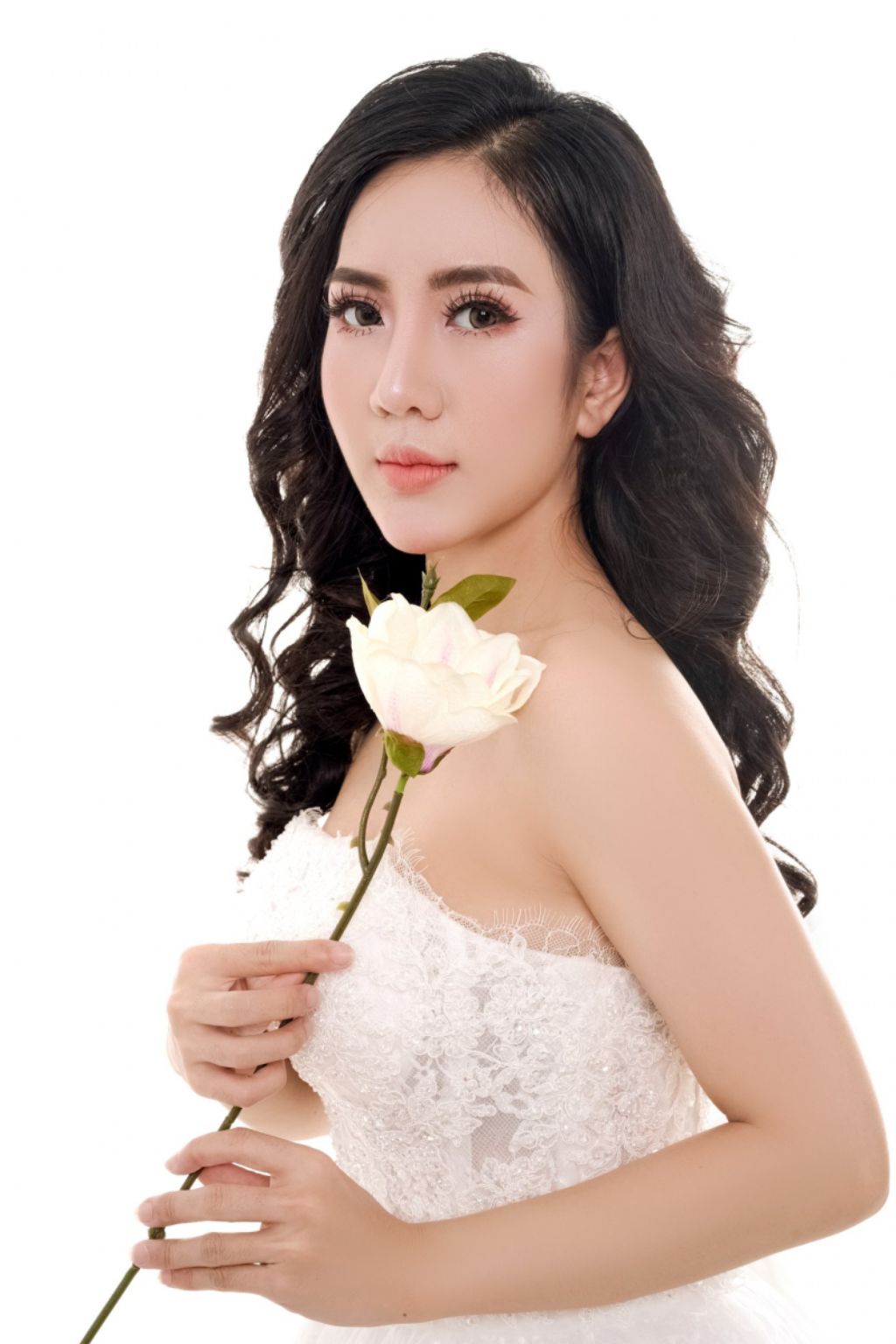 Uy Trần Studio - địa chỉ chụp ảnh theo yêu cầu của khách hàng tại Huế