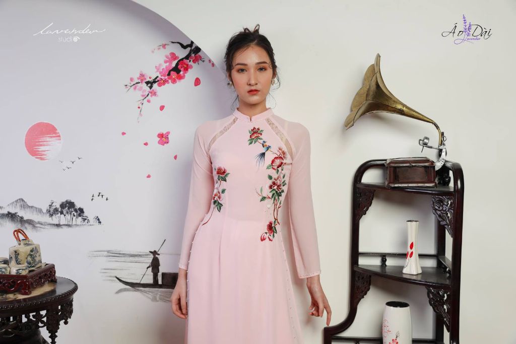 Thuê áo dài Tết giá rẻ chụp ảnh ở Hà Nội Thuê áo dài Tết giá rẻ chụp ảnh ở Hà Nội