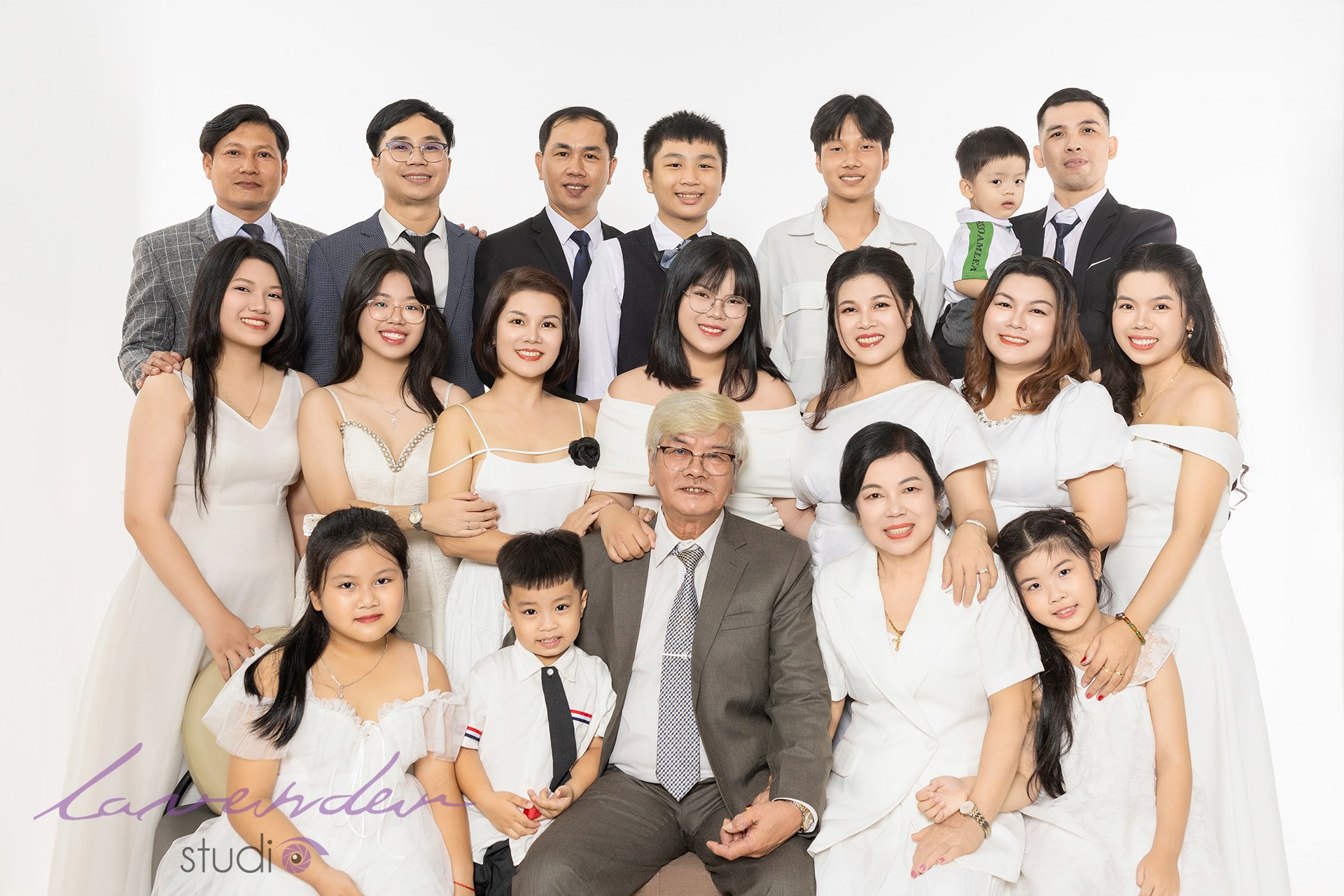 Chụp ảnh gia đình Tết tại Đà Nẵng 2024-2025 Chụp ảnh gia đình Tết tại Đà Nẵng 2024-2025