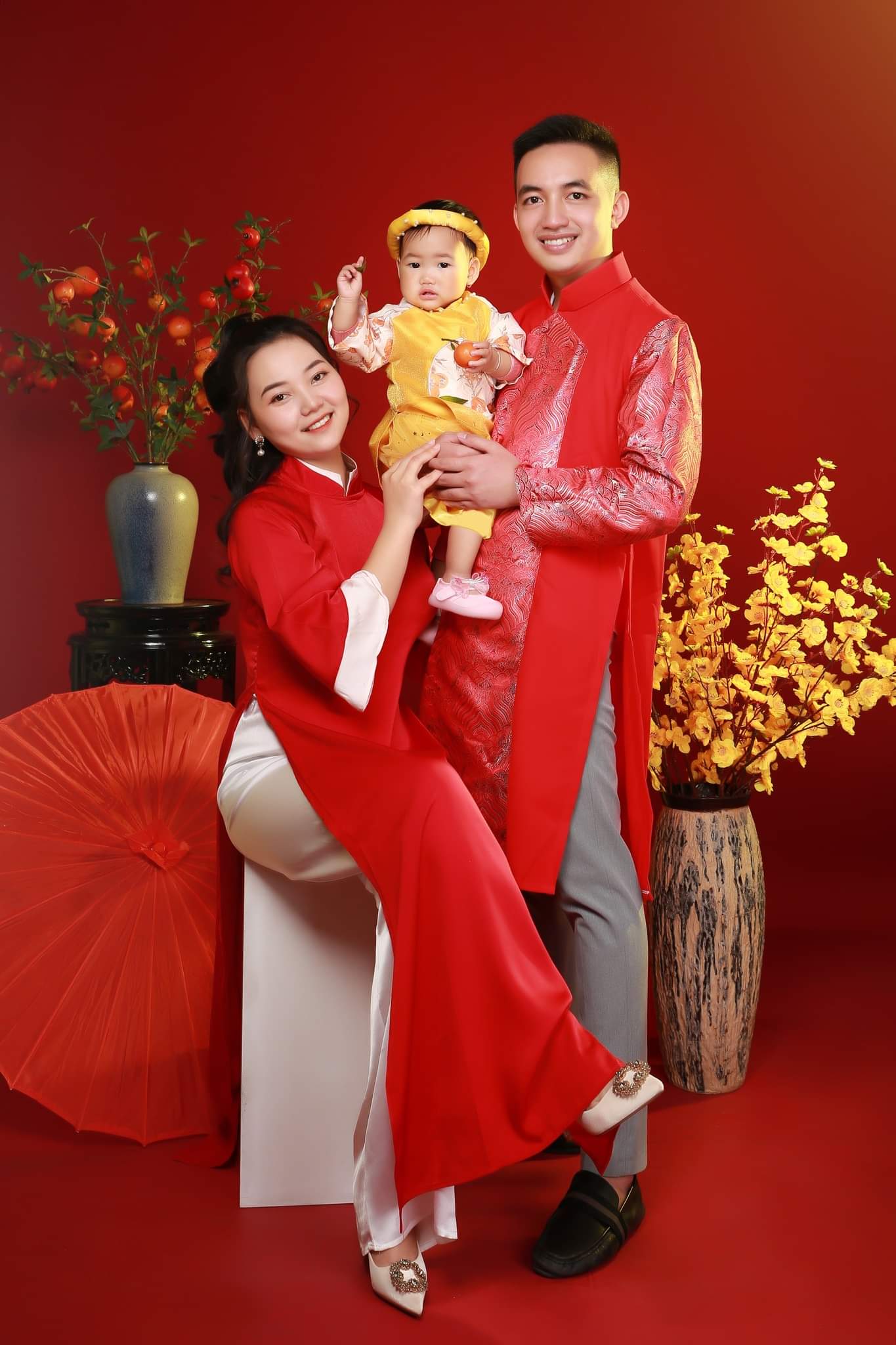 Chụp hình gia đình trong trang phục áo dài: Những điều cần biết