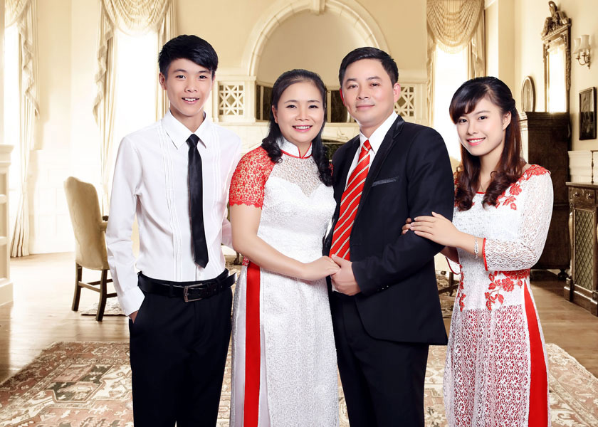 Chụp hình gia đình trong trang phục áo dài: Những điều cần biết