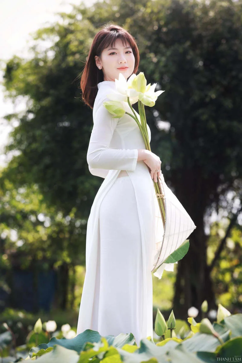 Top 10 địa điểm chụp ảnh áo dài ngoại cảnh tại Hà Nội Top 10 địa điểm chụp ảnh áo dài ngoại cảnh tại Hà Nội