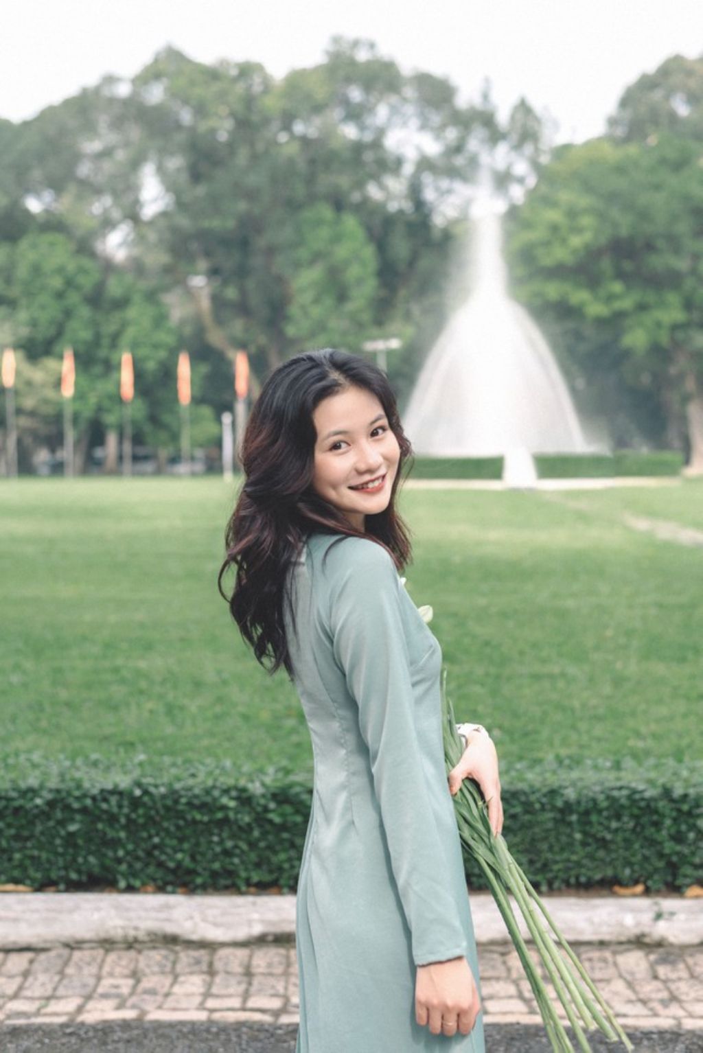 Những bí quyết giúp bạn mặc áo dài chụp hình sao cho đẹp Những bí quyết giúp bạn mặc áo dài chụp hình sao cho đẹp