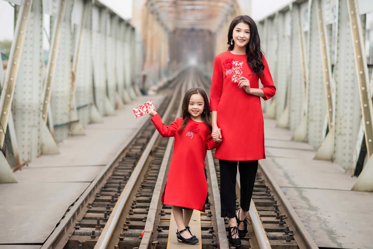 Top 10 địa điểm chụp ảnh áo dài ngoại cảnh tại Hà Nội