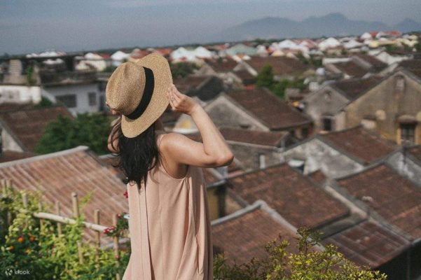 Sống ảo cùng lavender khi chụp ảnh du lịch tại Hội An