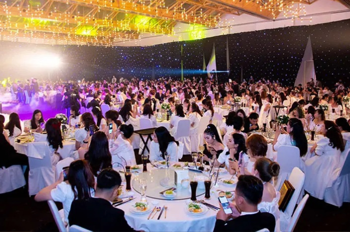 Year End Party tại Đà Nẵng sôi động trong không gian cuối năm Year End Party tại Đà Nẵng sôi động trong không gian cuối năm