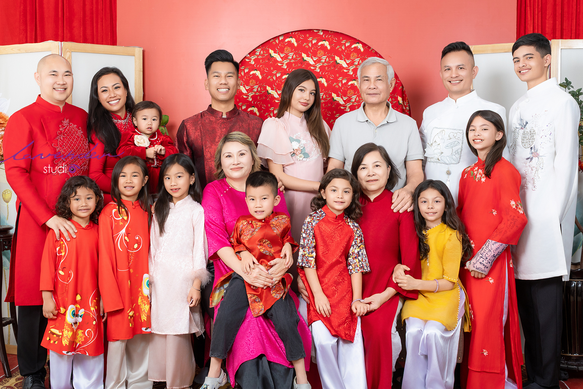 Cập nhật báo giá chụp ảnh gia đình Tết 2026 tại Hà Nội hôm nay