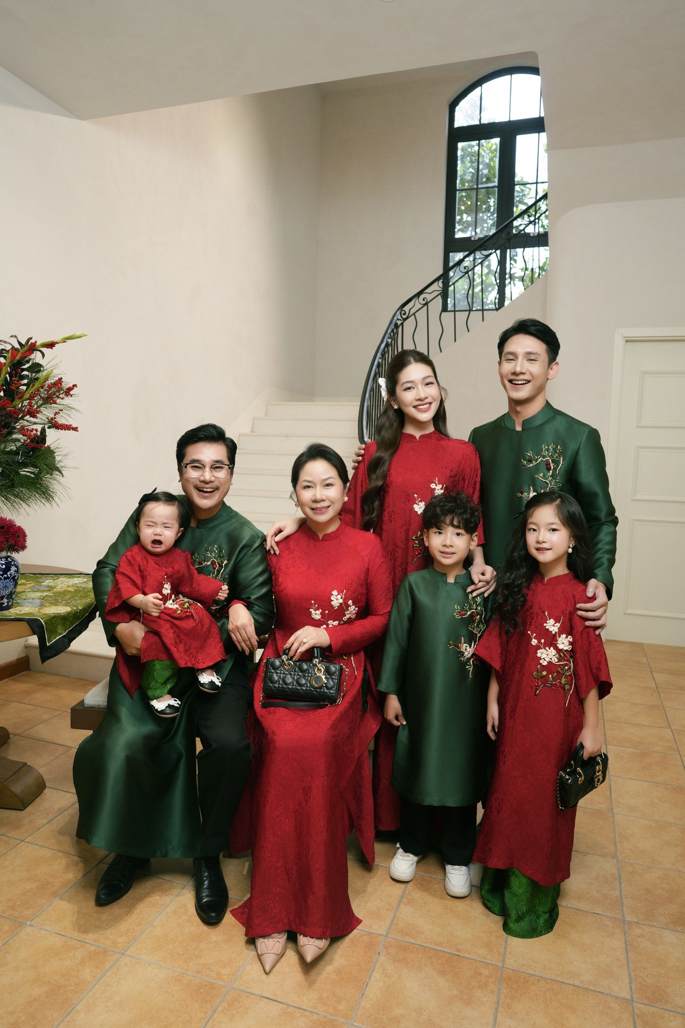 Cập nhật báo giá chụp ảnh gia đình Tết 2026 tại Hà Nội hôm nay