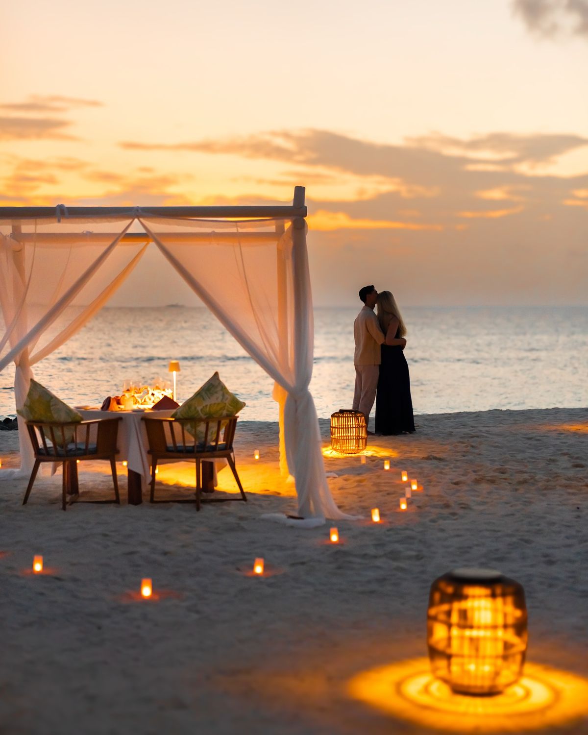 Khi nào nên thuê dịch vụ trang trí cầu hôn thay vì tự chuẩn bị?