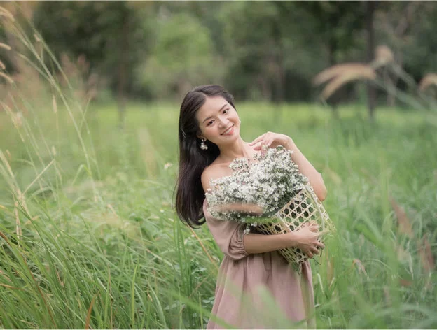 Hướng dẫn chi tiết cách chụp ảnh chân dung ngoại cảnh bằng điện thoại vẫn đẹp xuất sắc Hướng dẫn chi tiết cách chụp ảnh chân dung ngoại cảnh bằng điện thoại vẫn đẹp xuất sắc