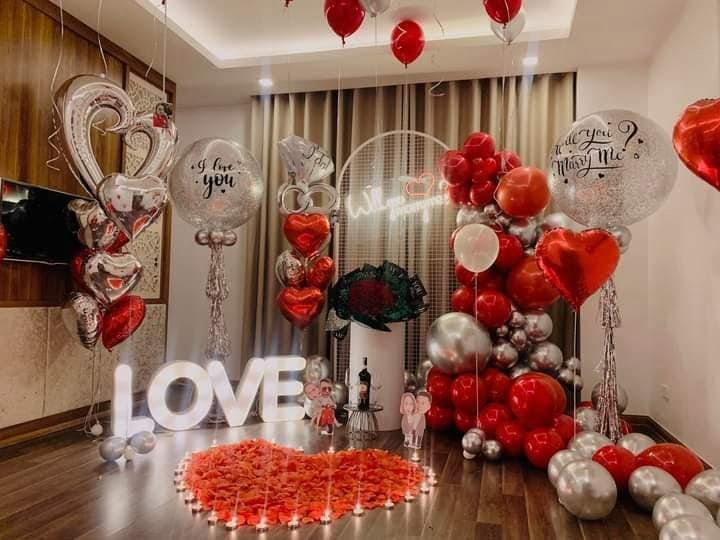 Trang trí cầu hôn trong phòng khách – Ý tưởng lãng mạn cho cặp đôi Trang trí cầu hôn trong phòng khách – Ý tưởng lãng mạn cho cặp đôi