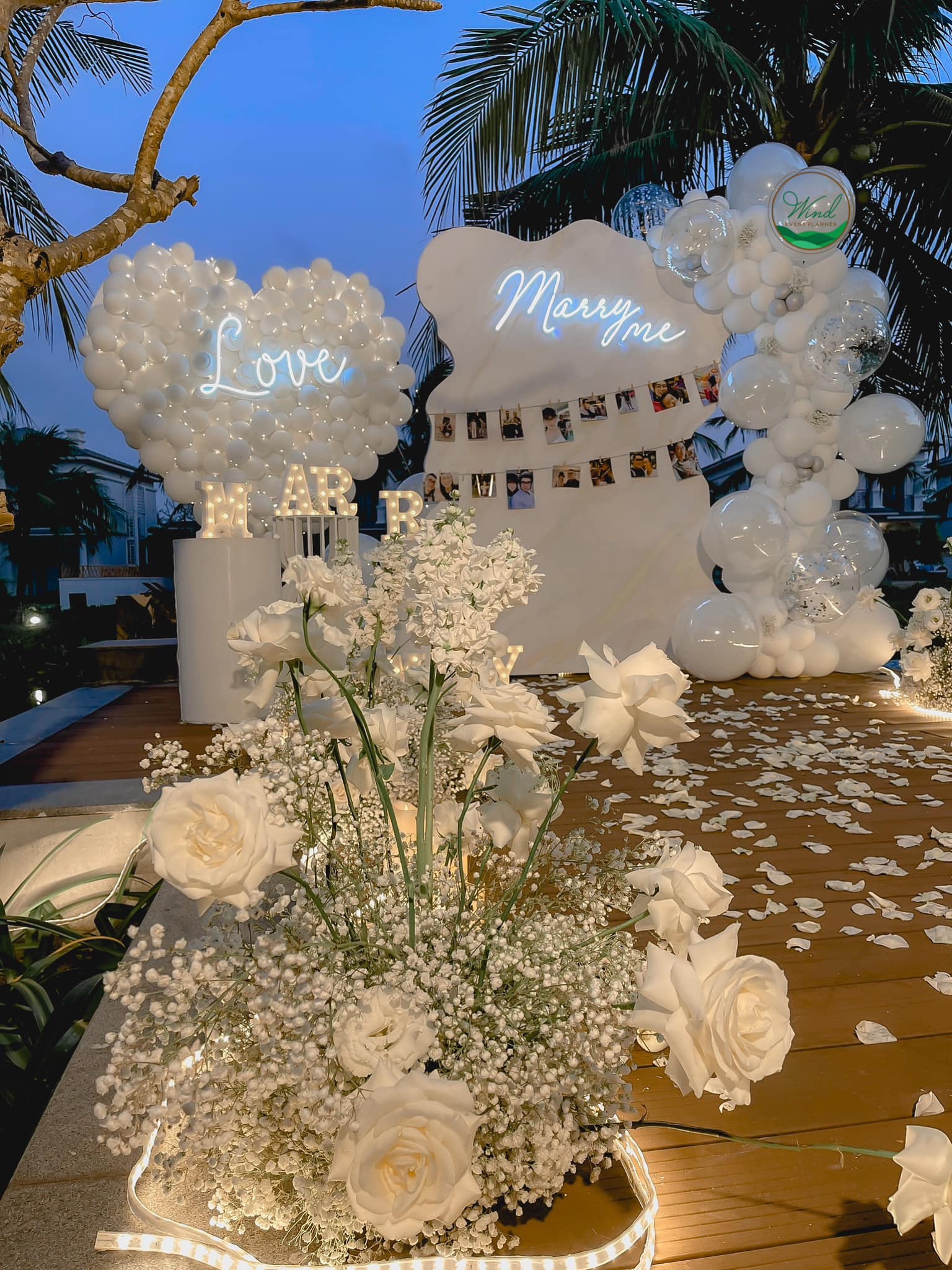 Trang trí cầu hôn trong phòng khách – Ý tưởng lãng mạn cho cặp đôi Trang trí cầu hôn trong phòng khách – Ý tưởng lãng mạn cho cặp đôi