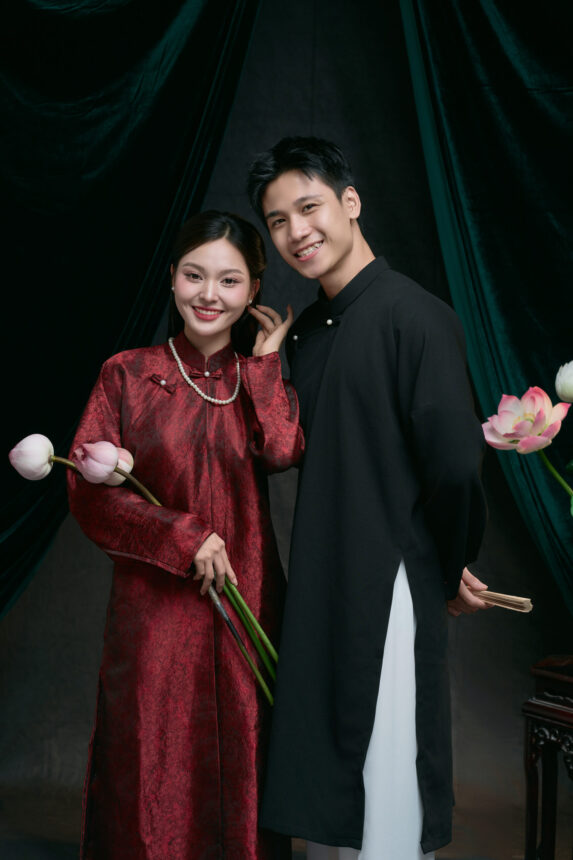 Chụp ảnh couple áo dài 2026 – Phong cách lãng mạn và nghệ thuật