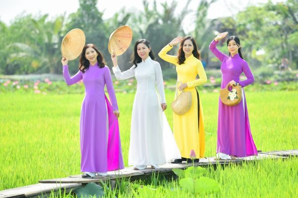 Cách tạo dáng chụp ảnh áo dài nhóm đẹp (1)