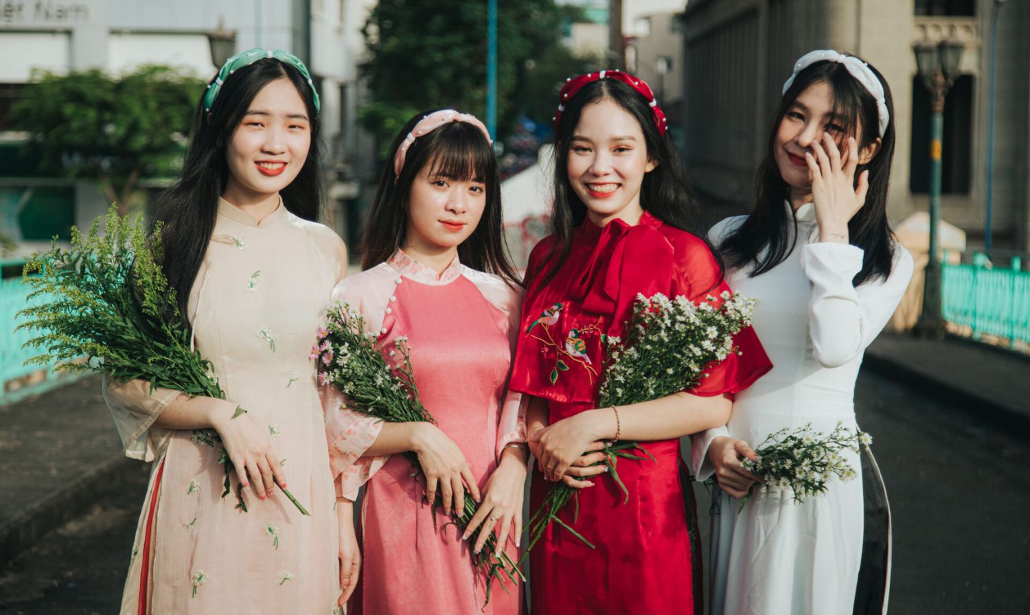 Cách tạo dáng chụp ảnh áo dài nhóm đẹp (2)