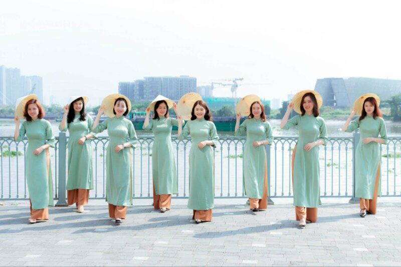 Cách tạo dáng chụp ảnh áo dài nhóm đẹp (5)