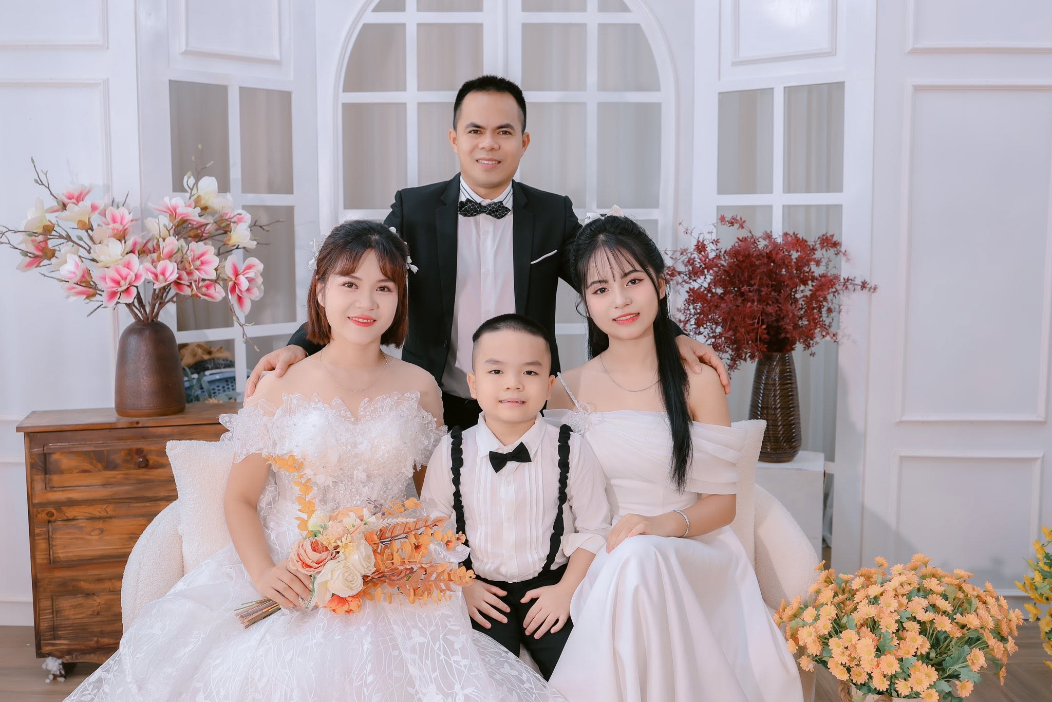 Chụp ảnh kỷ niệm 15 năm ngày cưới tại studio và ngoại cảnh